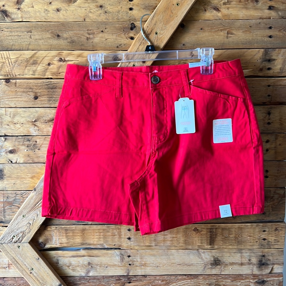 NWT ST. JOHN’S BAY red shorts